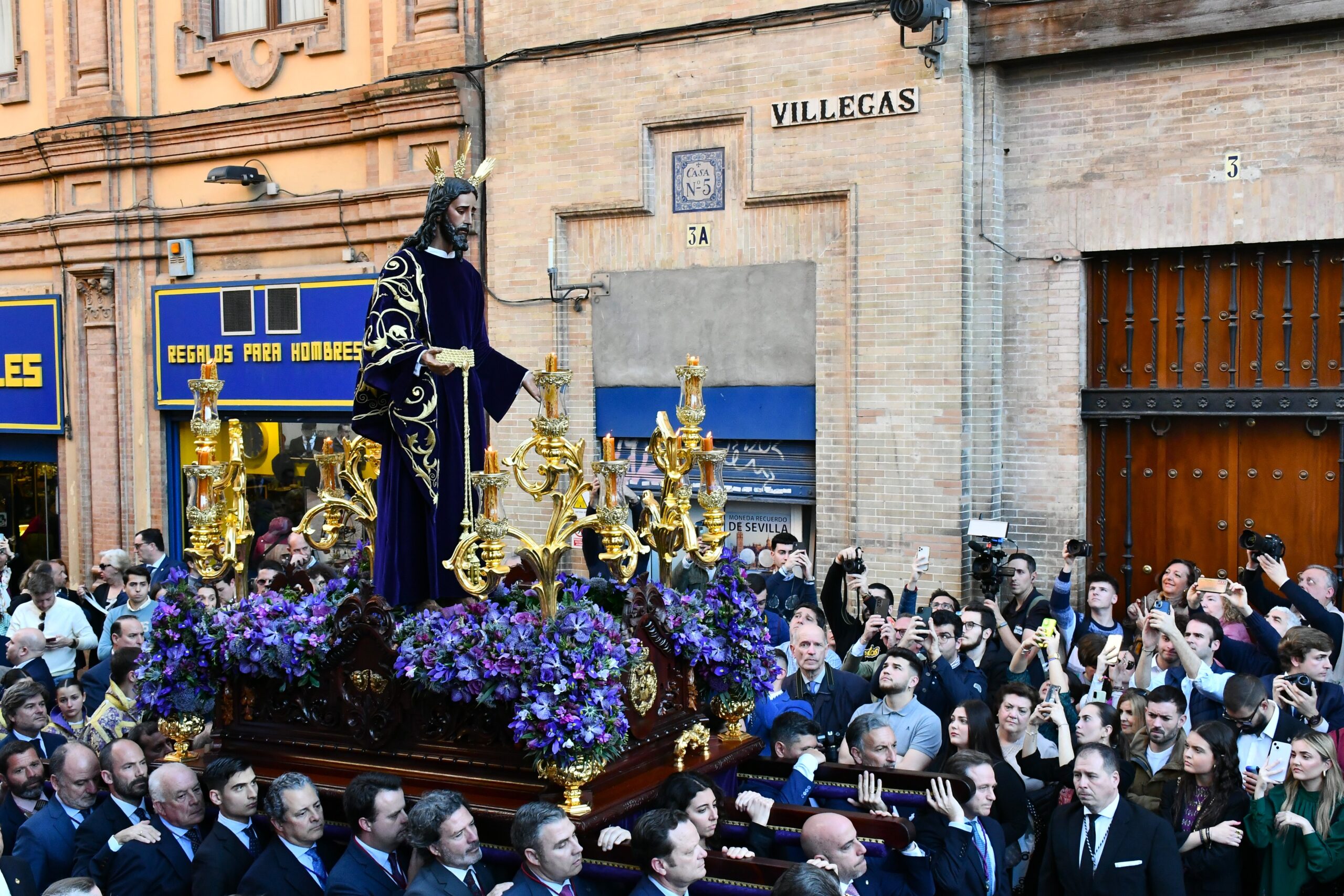 Via Crucis Del Papa 2024 GALERÍA DE IMÁGENES DEL VÍA CRUCIS 2024 – Consejo General de