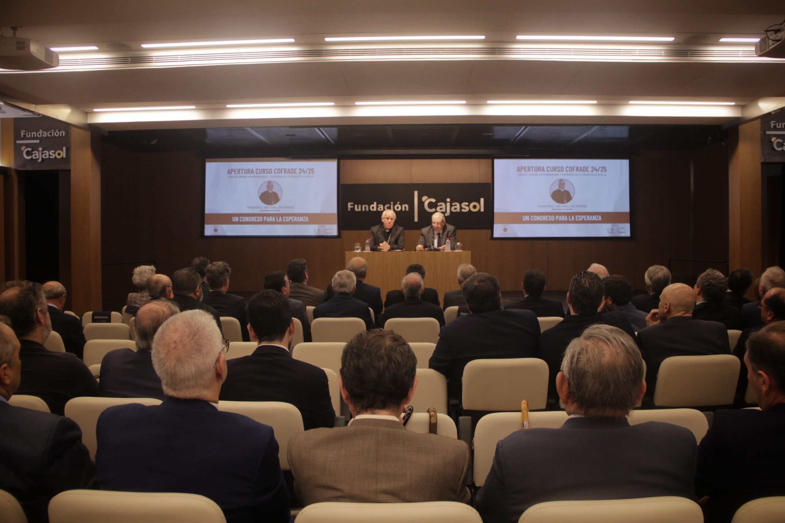 Conferencia Arzobispo apertura curso cofrade