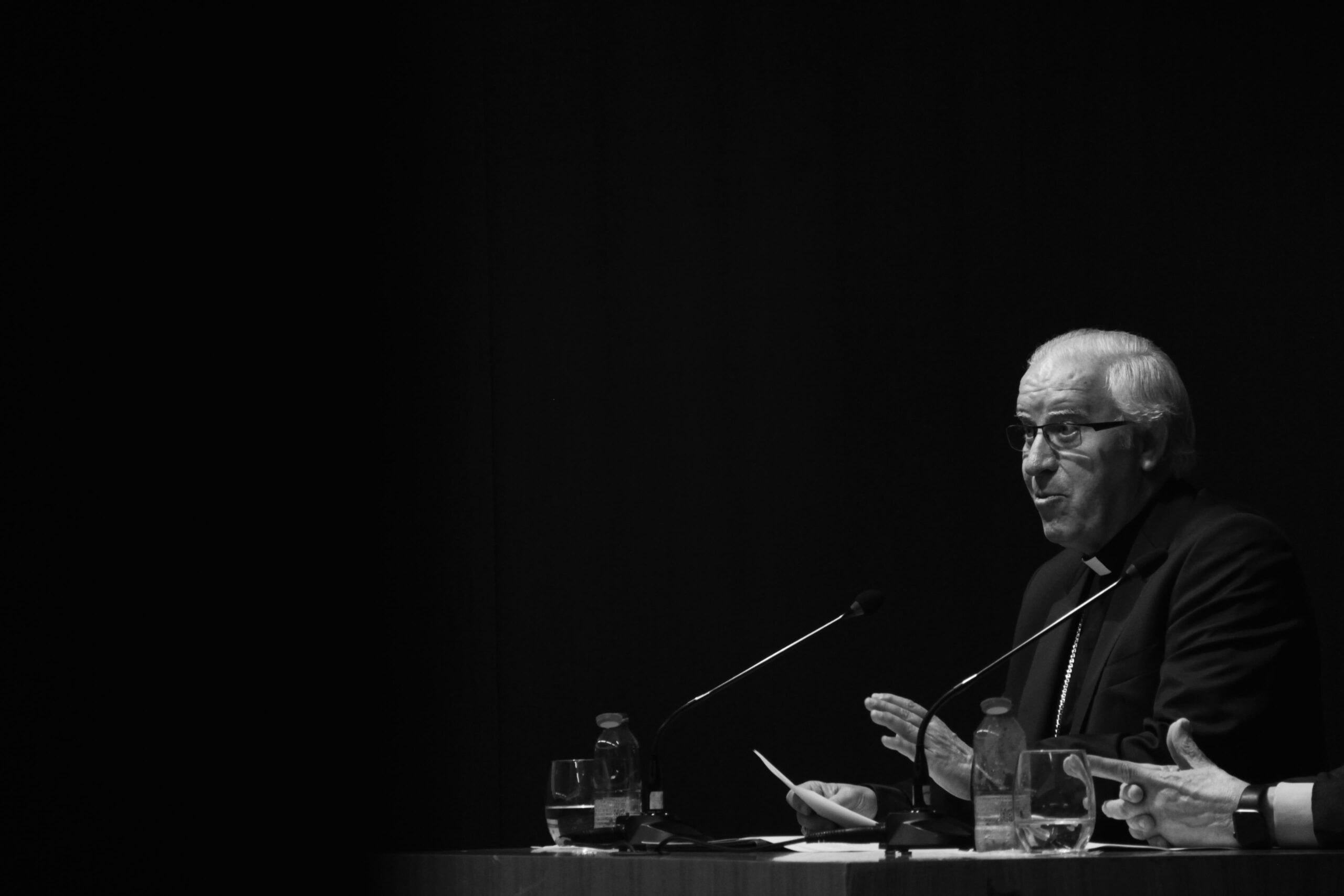 Conferencia Arzobispo apertura curso cofrade