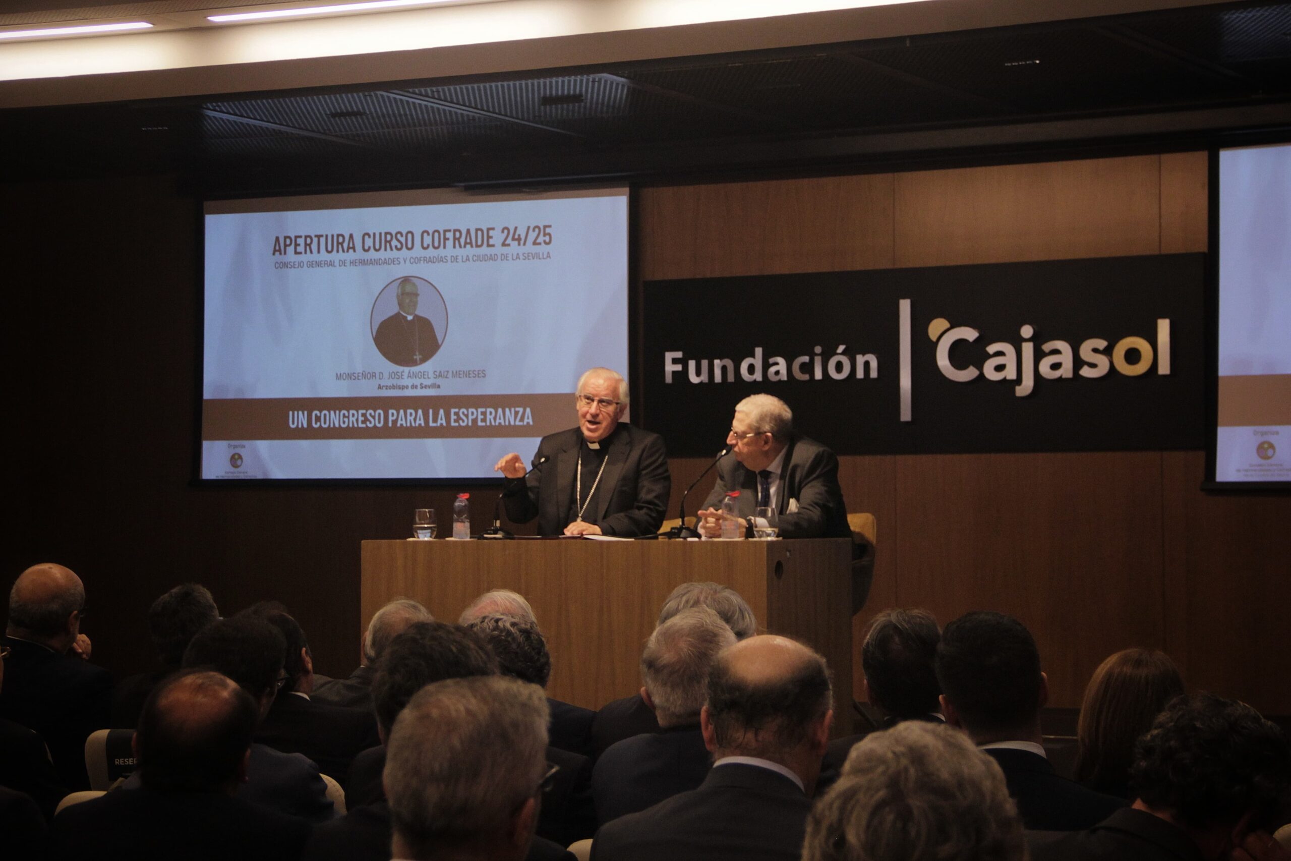 Conferencia Arzobispo apertura curso cofrade