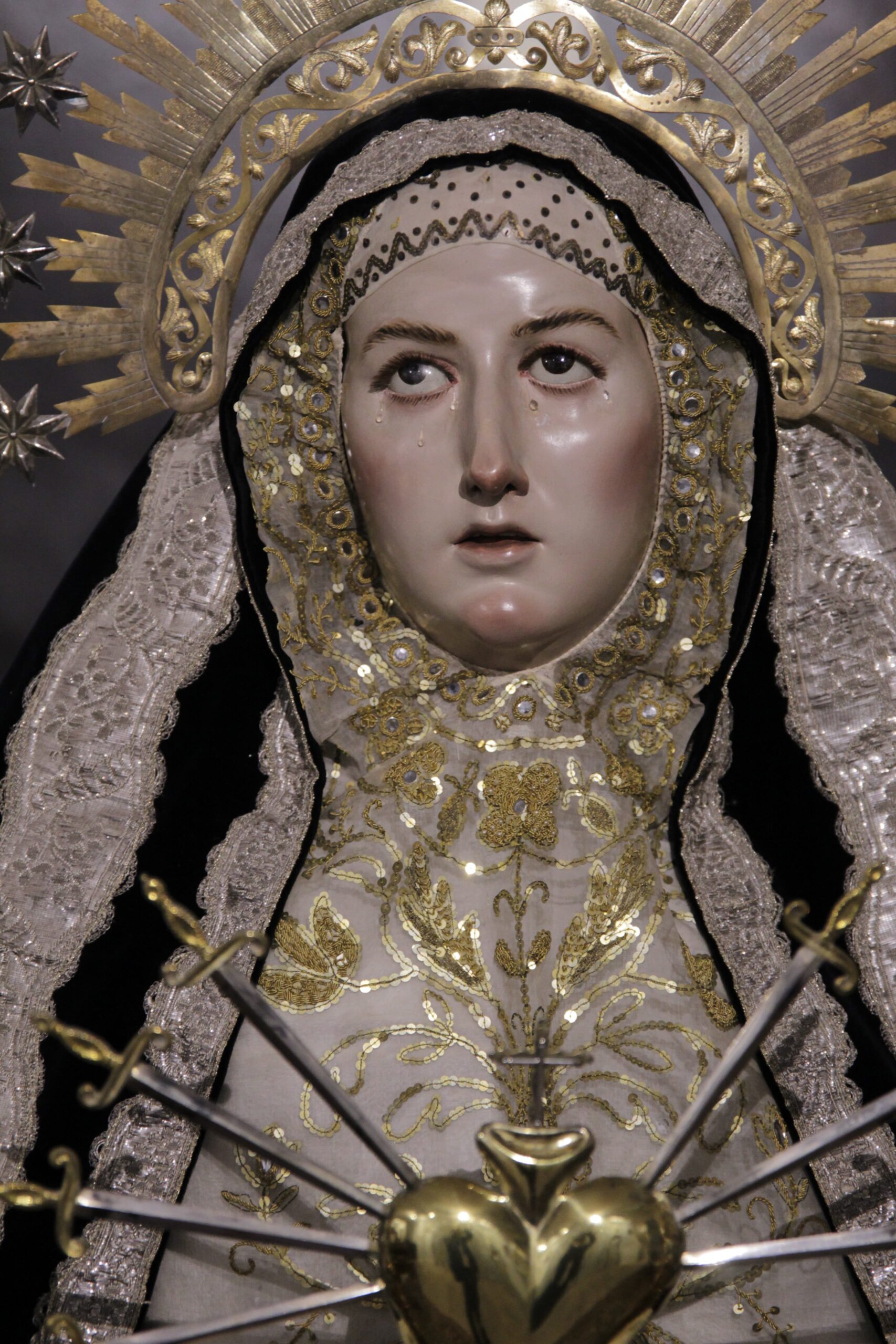 Exposición ‘Imagen vestida, imagen pintada. Arte y atuendo en las imágenes sagradas’