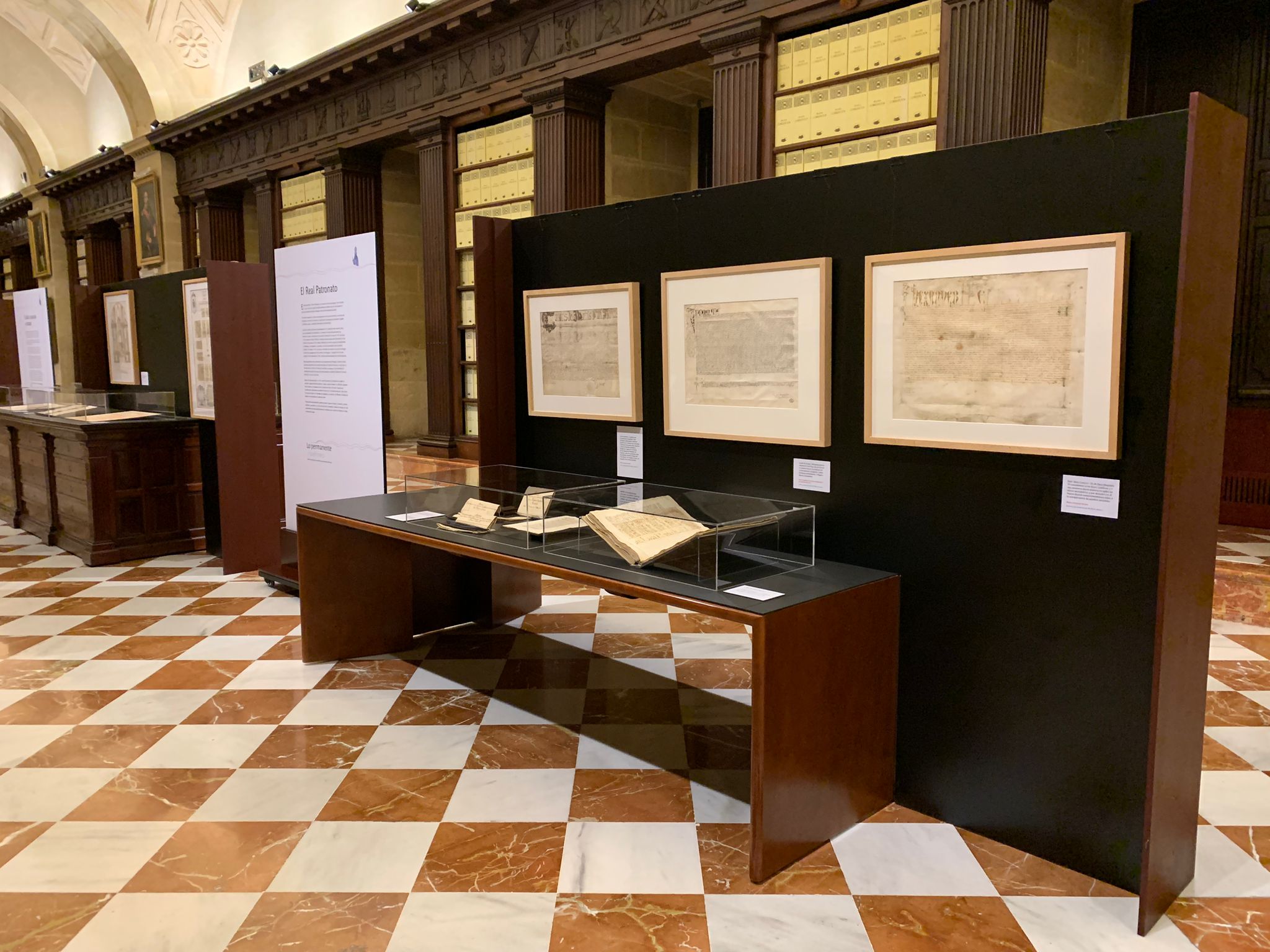 Exposición “Lo permanente y lo efímero. Bienes y espacios para las manifestaciones populares de América”