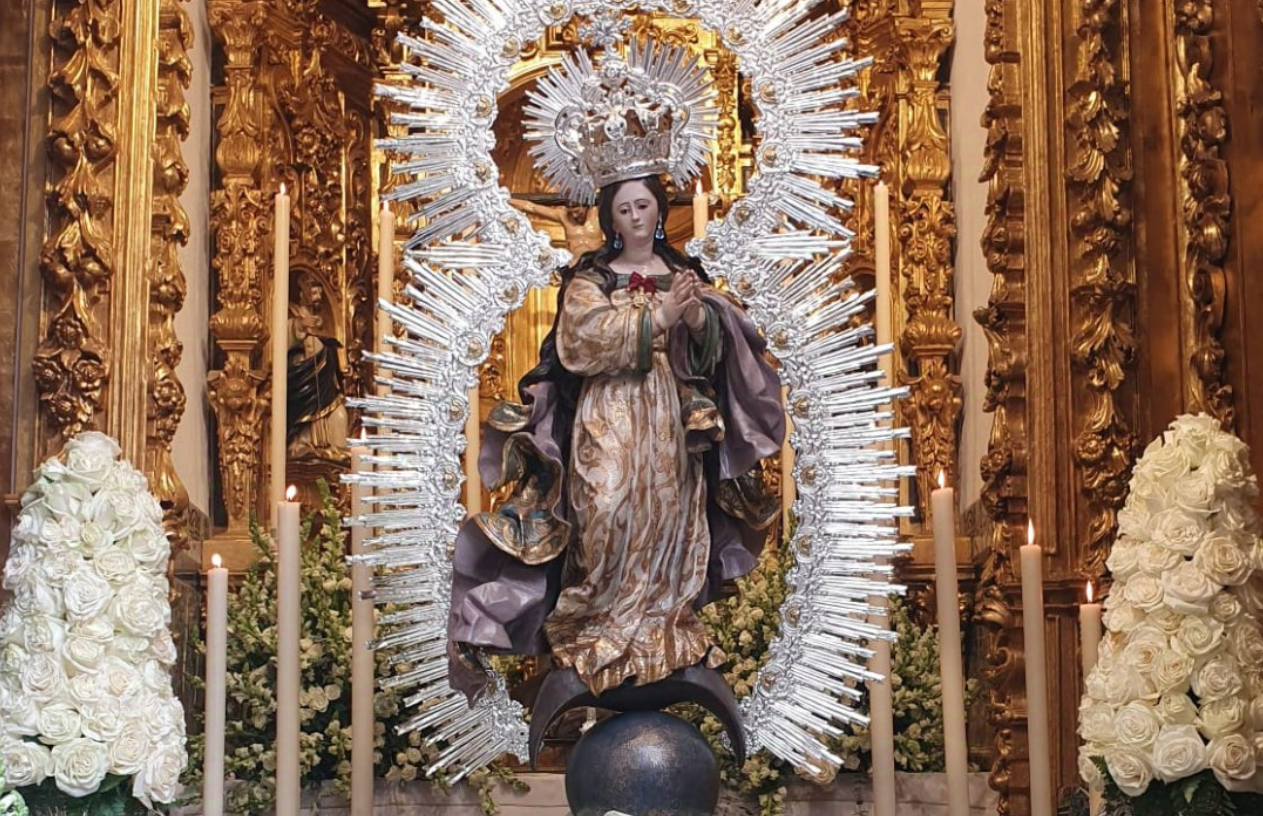 HERMANDAD DE GLORIA QUE PROCESIONA EL 6 DE DICIEMBRE